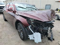 نيسان ألتيما